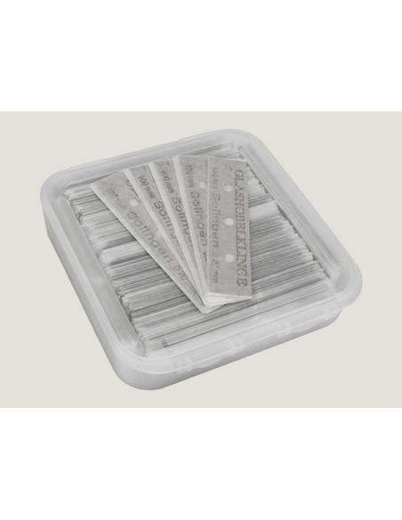 Caja de plástico con 350 cuchillas 10cm